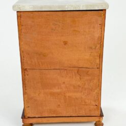 Žaislinė lėlių spinta iš medžio su akmeniniu viršumi 8,5×16,5×25 cm