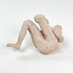 Sėdinčios moters statula iš molio 11x15x15 cm