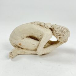 Klūpančios moters statula iš molio 14,5×10,5×8 cm