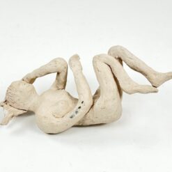 Gulinčios moters statula iš molio 23x11x6,5 cm