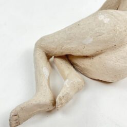 Gulinčios moters statula iš molio 23x11x6,5 cm