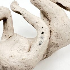 Gulinčios moters statula iš molio 23x11x6,5 cm