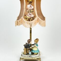 Stalinis šviestuvas su vaikų figūrų statulėle 23x22x43,5 cm