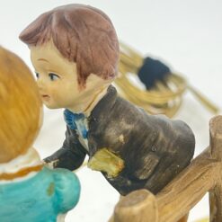 Stalinis šviestuvas su vaikų figūrų statulėle 23x22x43,5 cm