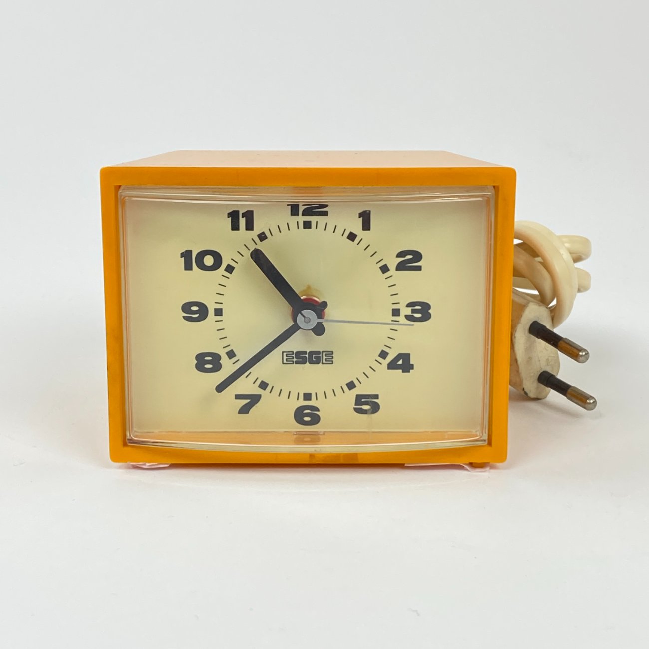 DP0259-pastatomi-laikrodziai-0 Mid Century stalinis elektrinis laikrodis “Esge” 8x10x7,5 cm