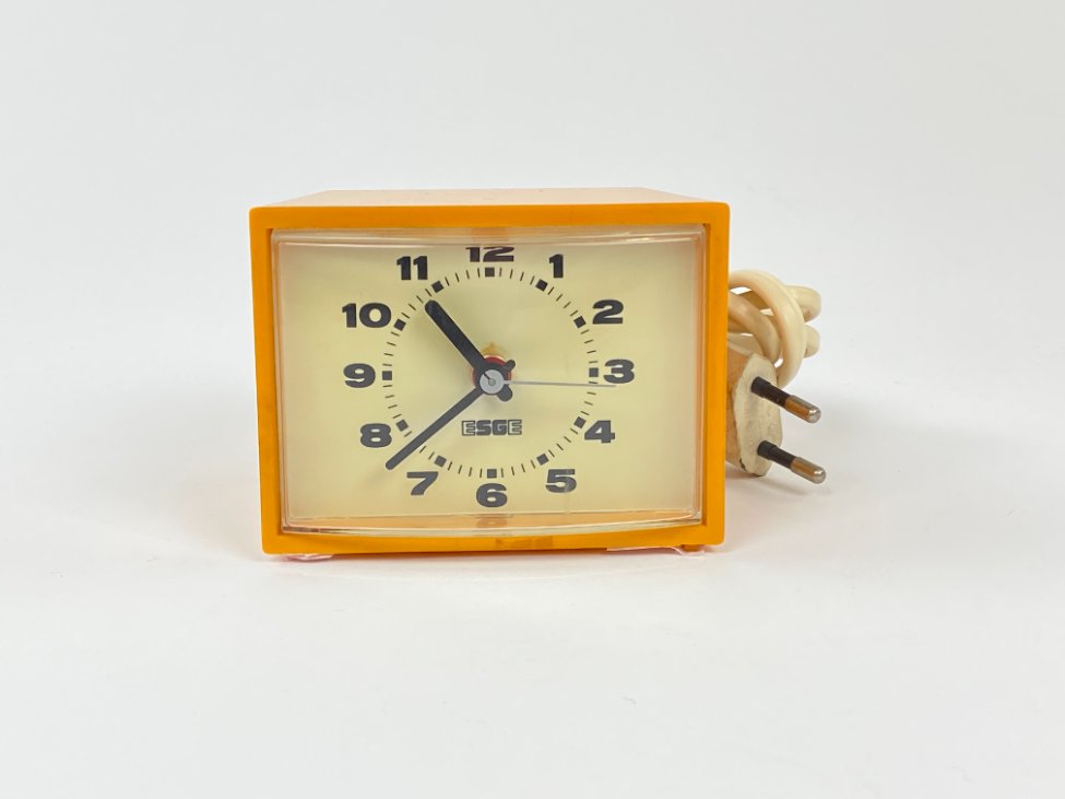 DP0259-pastatomi-laikrodziai-2 Mid Century stalinis elektrinis laikrodis “Esge” 8x10x7,5 cm