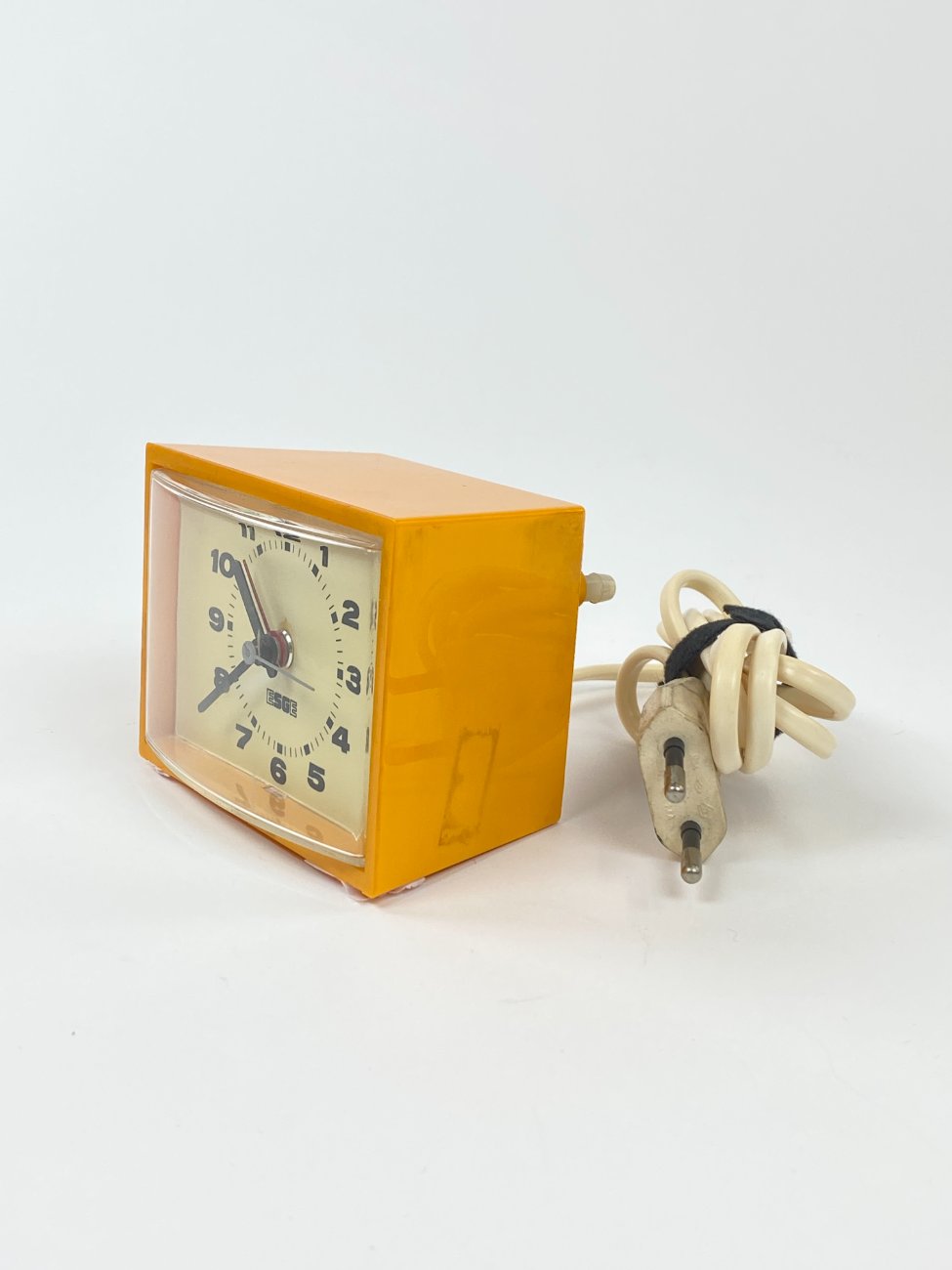 DP0259-pastatomi-laikrodziai-4 Mid Century stalinis elektrinis laikrodis “Esge” 8x10x7,5 cm