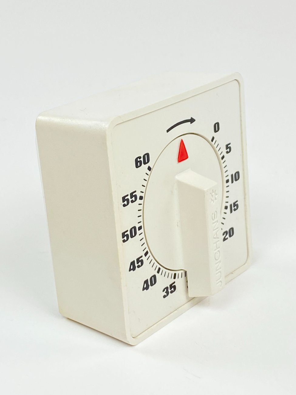 DP0261-kita-laikrodziai-3 Vintažinis “Junghans” mechaninis laikmatis (max 60 min) 5x7x7 cm