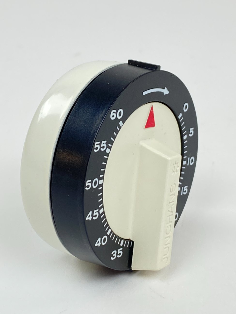 DP0262-kita-laikrodziai-3 Vintažinis “Junghans” mechaninis laikmatis (max 60 min) 6,5×6,5×3,5 cm