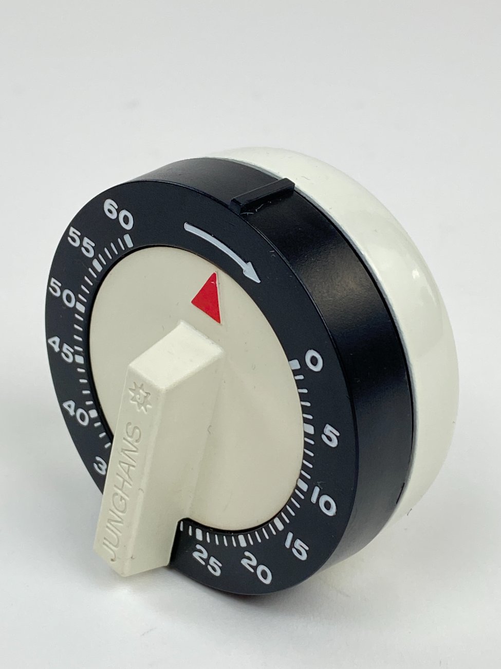 DP0262-kita-laikrodziai-4 Vintažinis “Junghans” mechaninis laikmatis (max 60 min) 6,5×6,5×3,5 cm