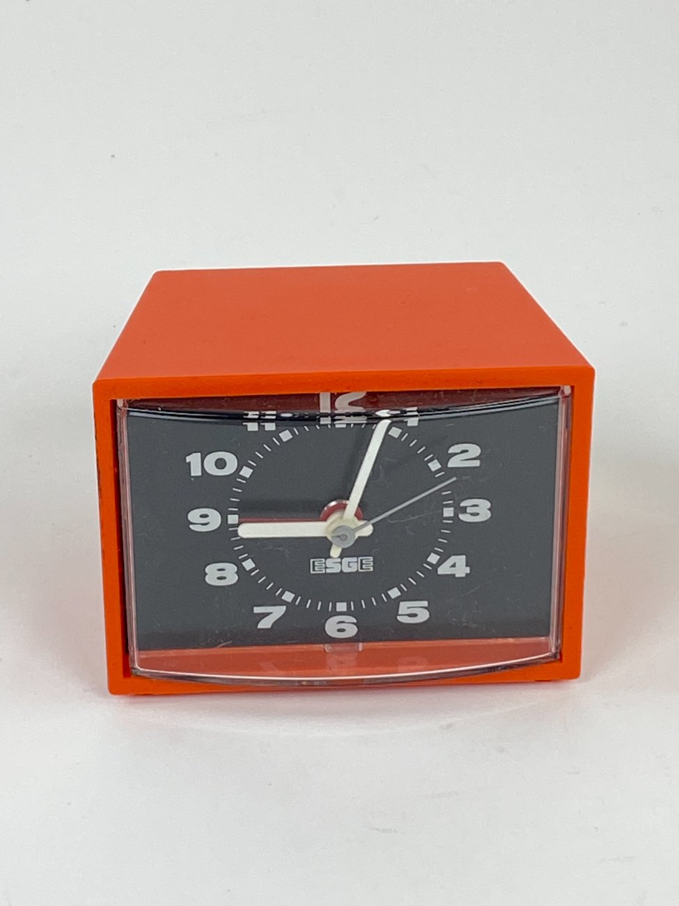 DP0270-pastatomi-laikrodziai-1 Mid Century stalinis elektrinis laikrodis “Esge” 8x10x7,5 cm