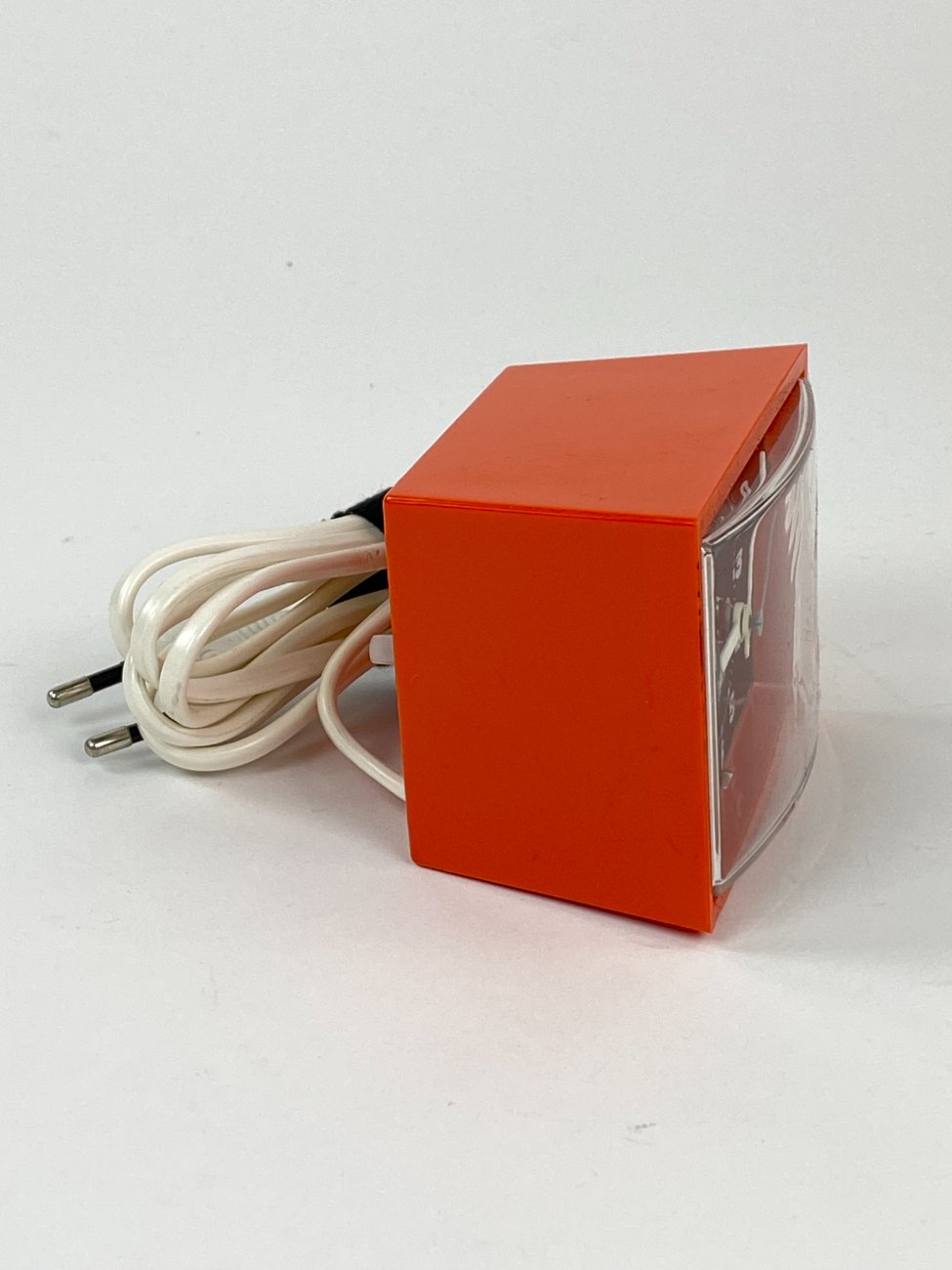 DP0270-pastatomi-laikrodziai-3 Mid Century stalinis elektrinis laikrodis “Esge” 8x10x7,5 cm