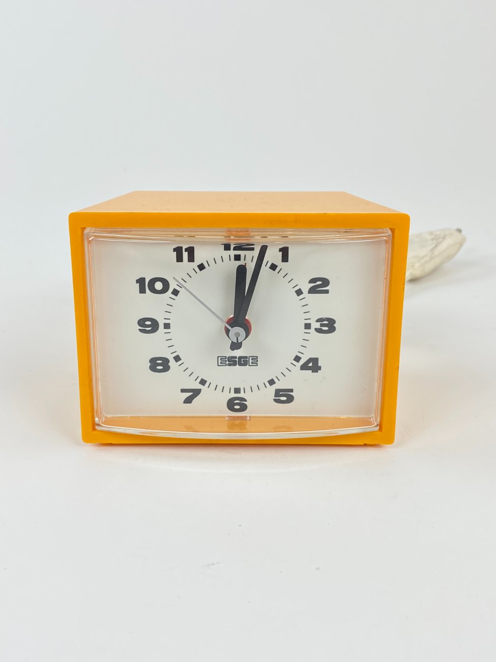 DP0271-pastatomi-laikrodziai-1 Mid Century stalinis elektrinis laikrodis “Esge” 8×9,5×7,5 cm