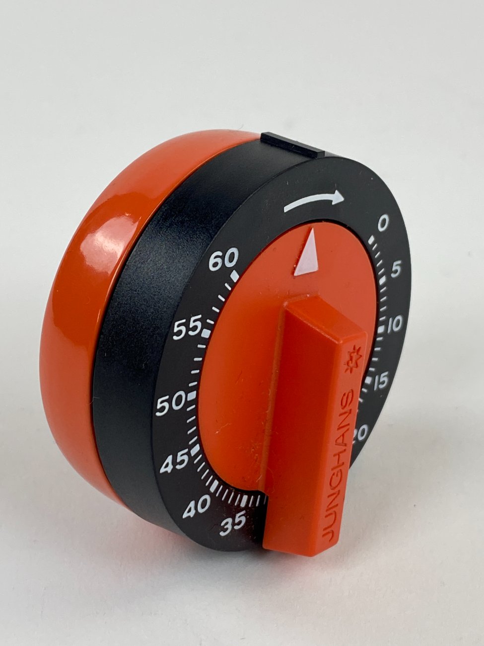 DP0272-kita-laikrodziai-3 Vintažinis “Junghans” mechaninis laikmatis (max 60 min) 6x6x3,5 cm