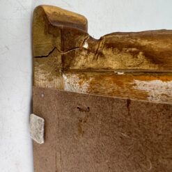 Rokoko stiliaus veidrodis aukso spalvos medžio ir gipso rėmu 13x127x197 cm