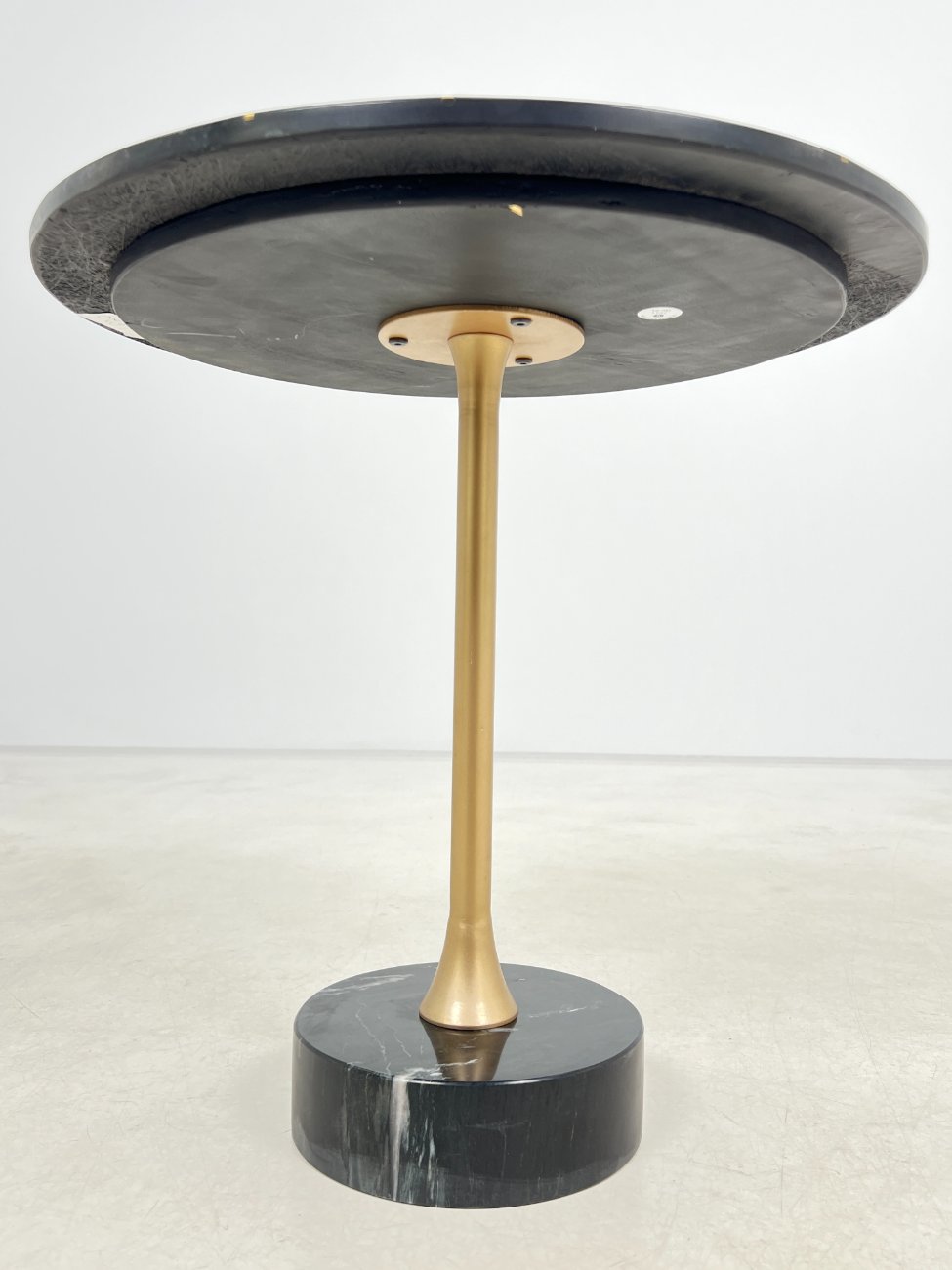 HL0268-stalai-4 Apvalus akmeninis staliukas 50x50x51 cm