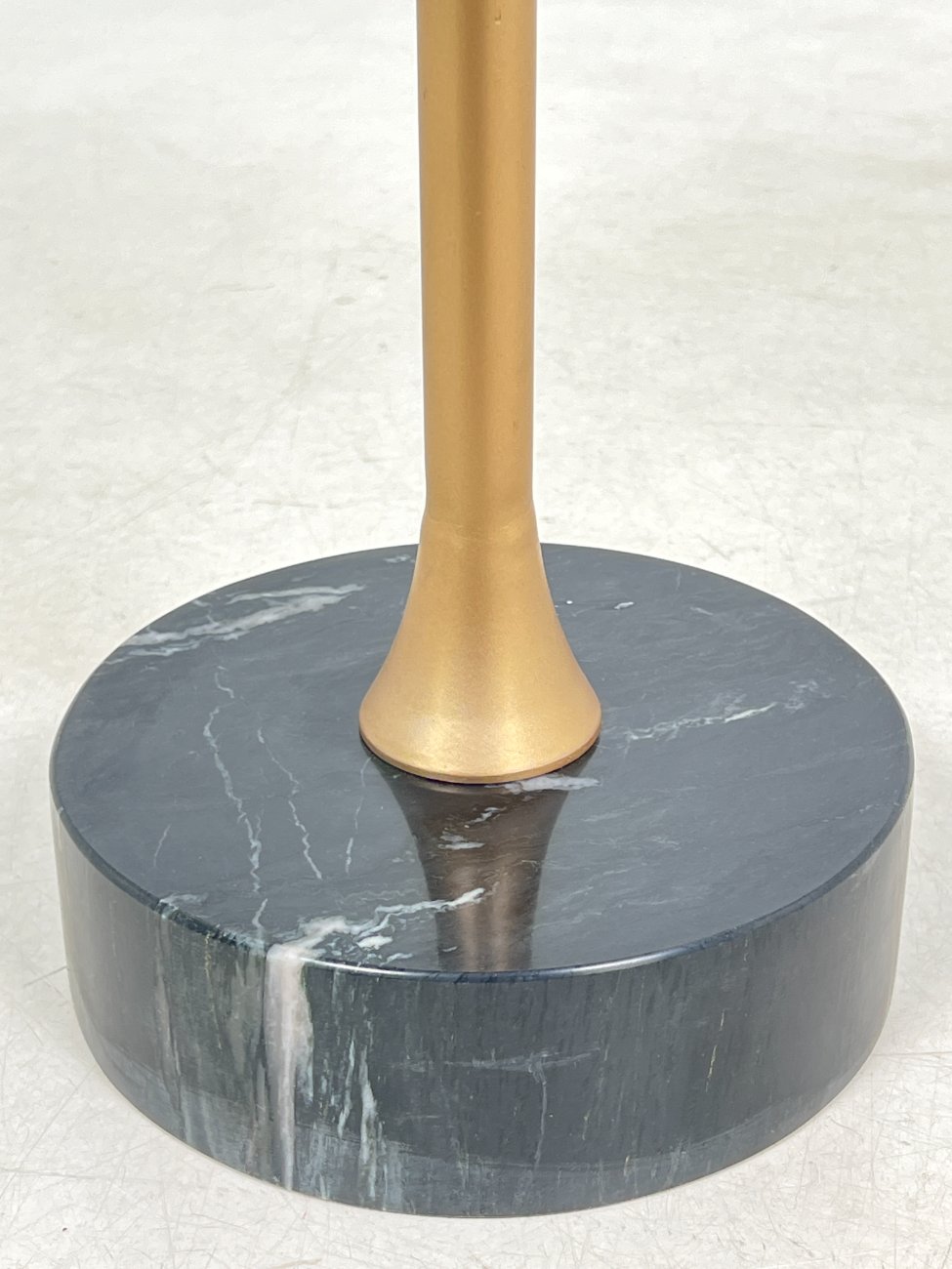 HL0268-stalai-6 Apvalus akmeninis staliukas 50x50x51 cm