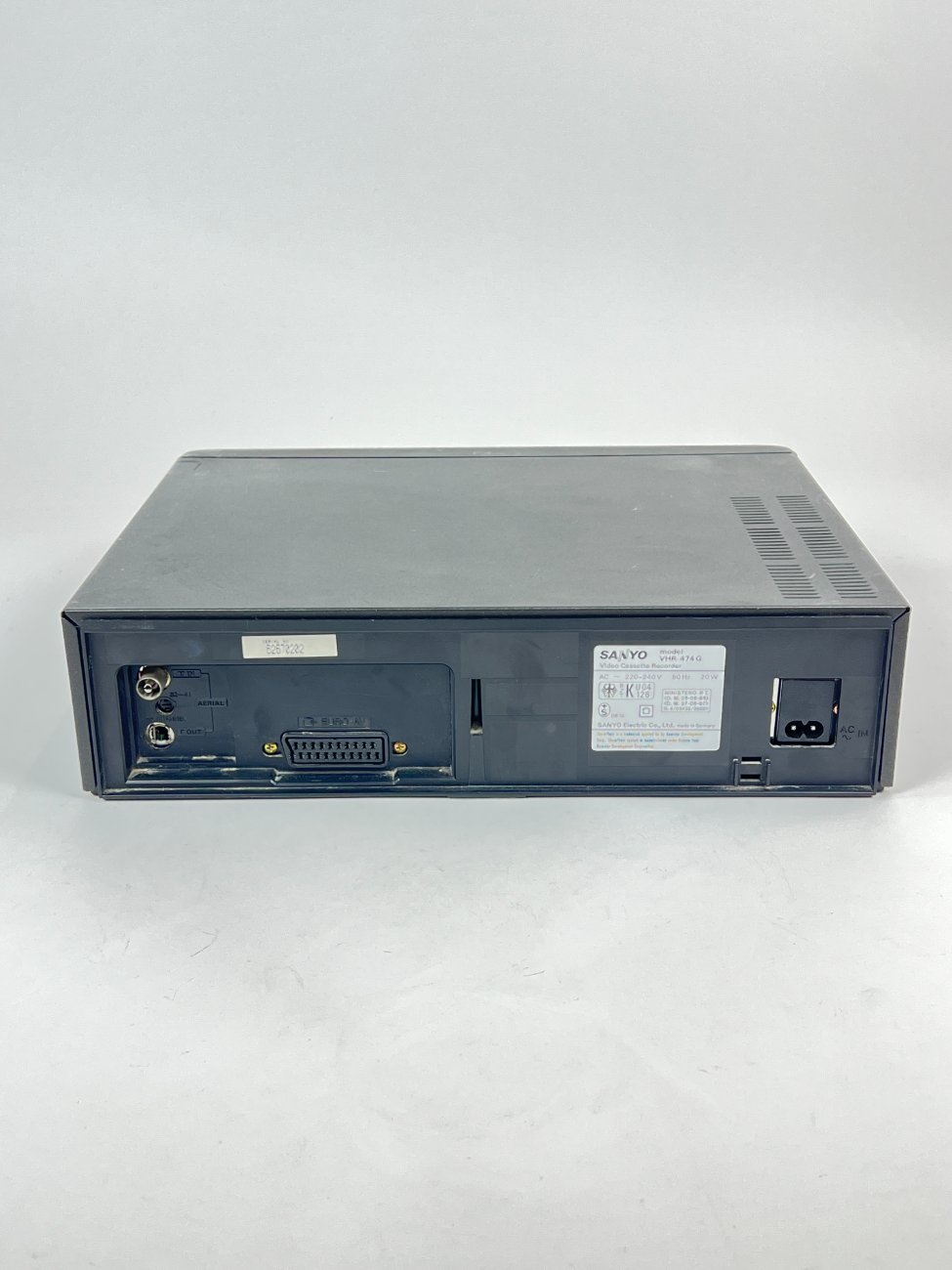 HN1418-kita-technika-6 Sanyo VHR-474 G video magnetofonas (neveikiantis) 29x36x9 cm