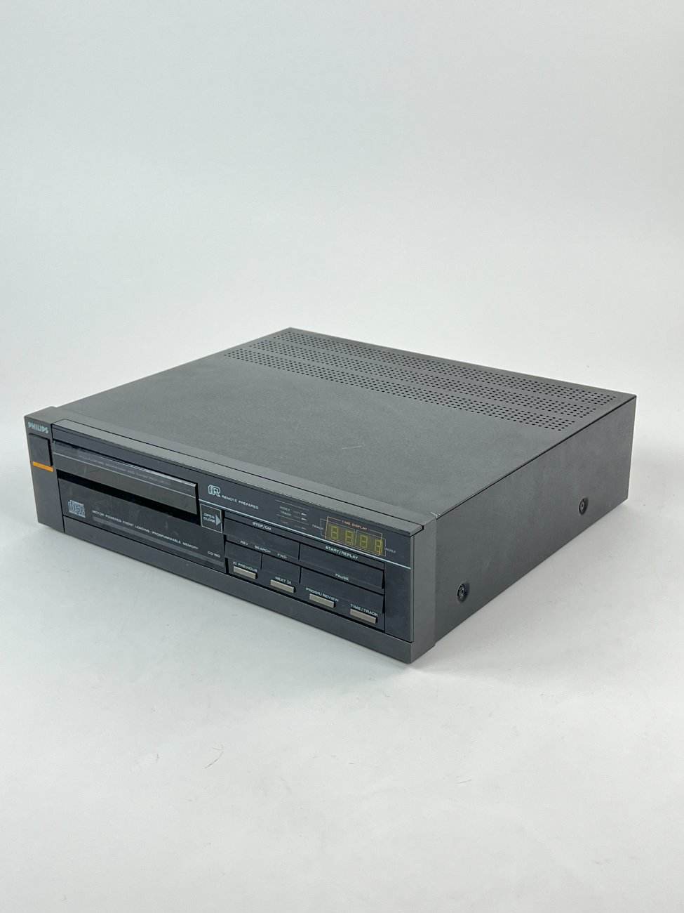 HN1419-kita-technika-4 Philips CD 150 CD grotuvas 30x32x8,5 cm