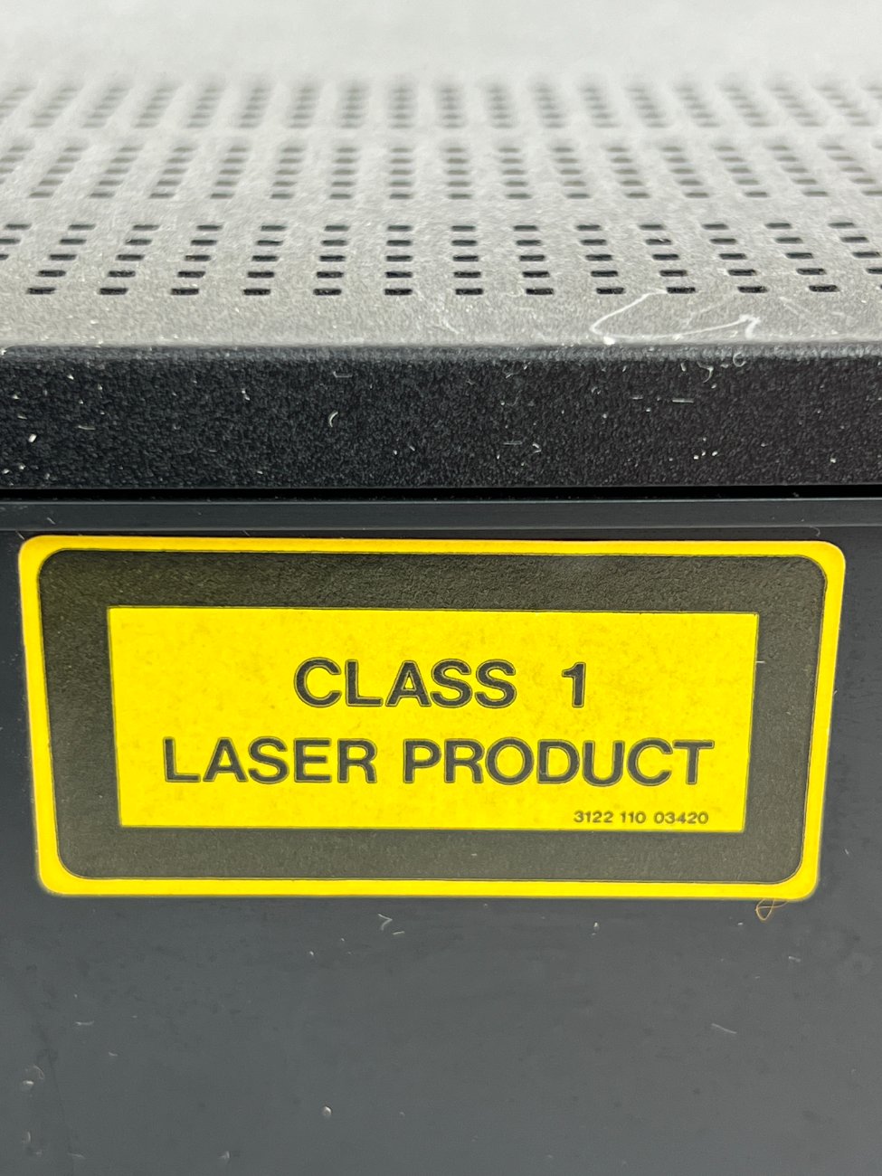 HN1419-kita-technika-6 Philips CD 150 CD grotuvas 30x32x8,5 cm