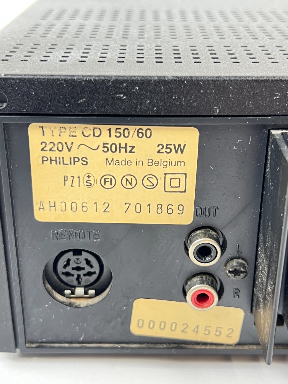 HN1419-kita-technika-7 Philips CD 150 CD grotuvas 30x32x8,5 cm