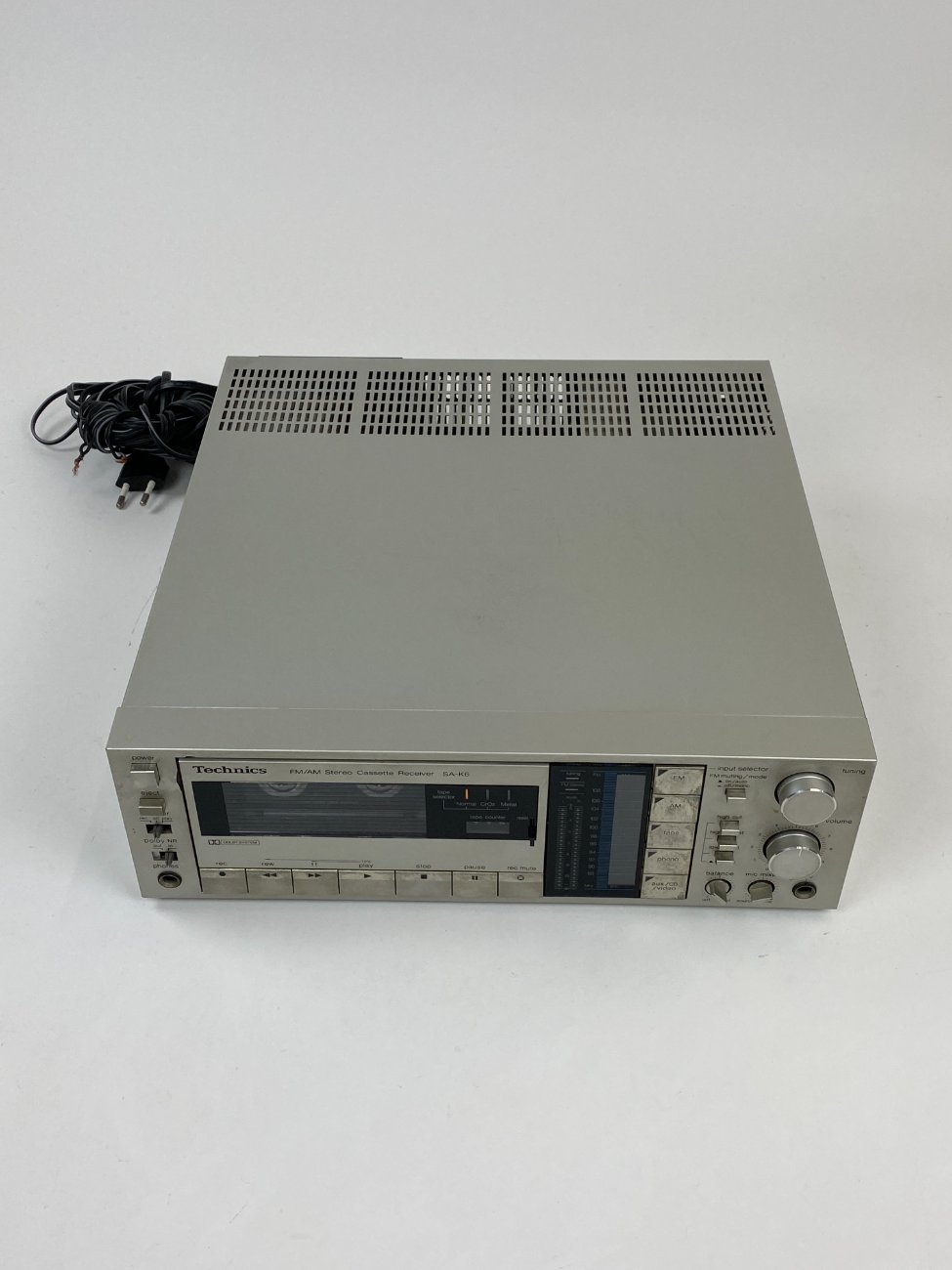 HN1451-kita-technika-5 Technics SA K6 stiprintuvas su kasetiniu magnetofonu ir radijo imtuvu 38×31,5×10,5 cm