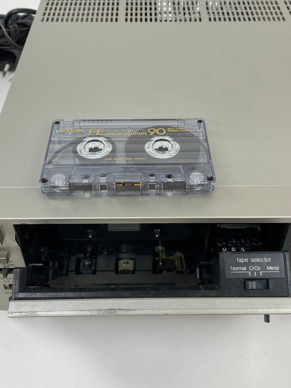 HN1451-kita-technika-9 Technics SA K6 stiprintuvas su kasetiniu magnetofonu ir radijo imtuvu 38×31,5×10,5 cm