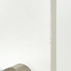 Prekybinė baltos spalvos vitrina su rakinamu stalčiumi 54×100,5×183 cm