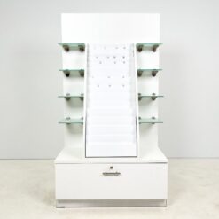 Prekybinė baltos spalvos vitrina su rakinamu stalčiumi 54×100,5×183 cm