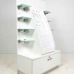 Prekybinė baltos spalvos vitrina su rakinamu stalčiumi 54×100,5×183 cm