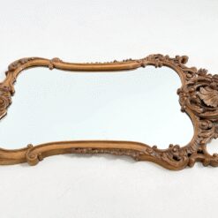 Barokinio stiliaus, drožinėto riešutmedžio rėmo pakabinamas veidrodis 8x68x118,5 cm