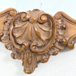 Barokinio stiliaus, drožinėto riešutmedžio rėmo pakabinamas veidrodis 8x68x118,5 cm