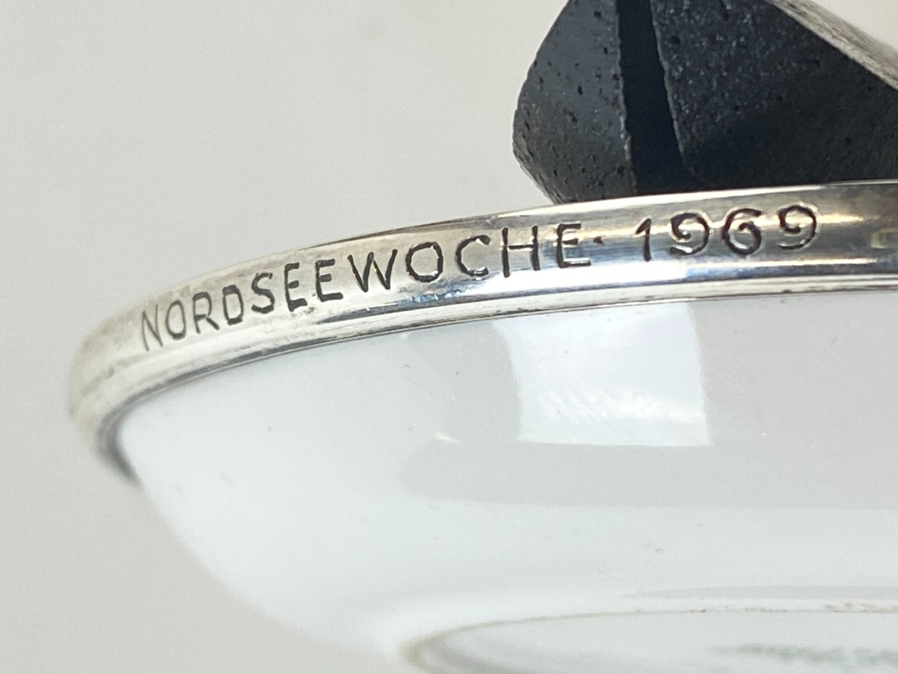 HN1470-dekoratyvines-lekstes-11 Porcelianinė Spode lėkštutė su 925 prabos sidabro apvadu 10,5×10,5×1,5 cm