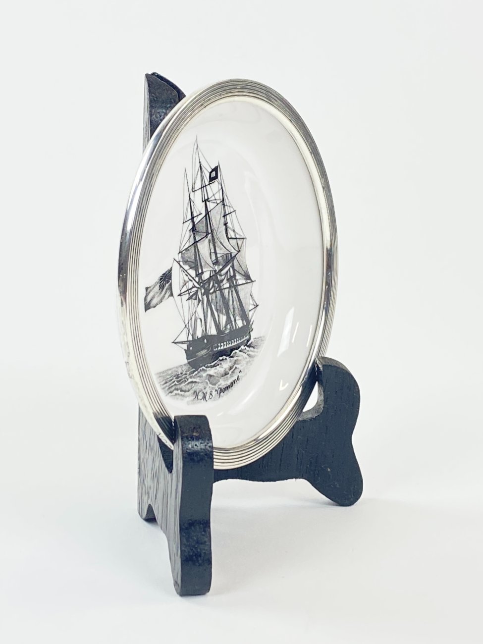 HN1470-dekoratyvines-lekstes-3 Porcelianinė Spode lėkštutė su 925 prabos sidabro apvadu 10,5×10,5×1,5 cm