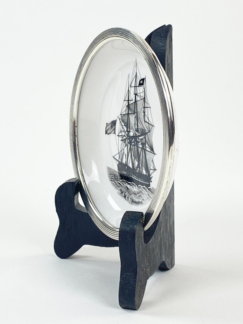 HN1470-dekoratyvines-lekstes-4 Porcelianinė Spode lėkštutė su 925 prabos sidabro apvadu 10,5×10,5×1,5 cm