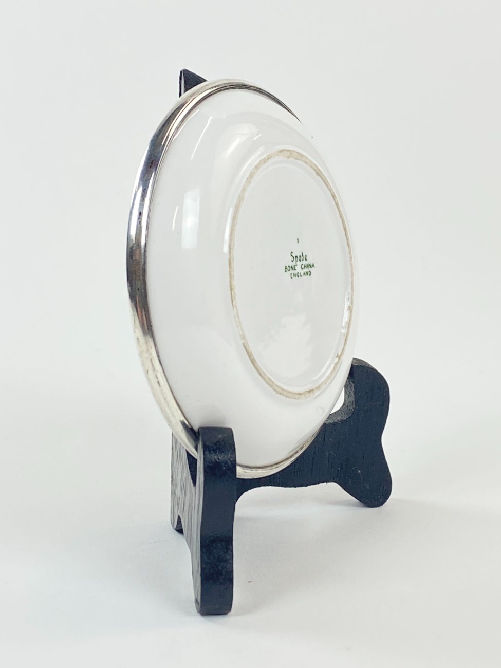 HN1470-dekoratyvines-lekstes-8 Porcelianinė Spode lėkštutė su 925 prabos sidabro apvadu 10,5×10,5×1,5 cm