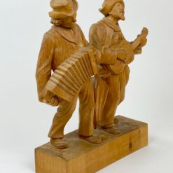 Medinė dviejų vyrų su muzikiniais instrumentais statula 10,5x30x38 cm