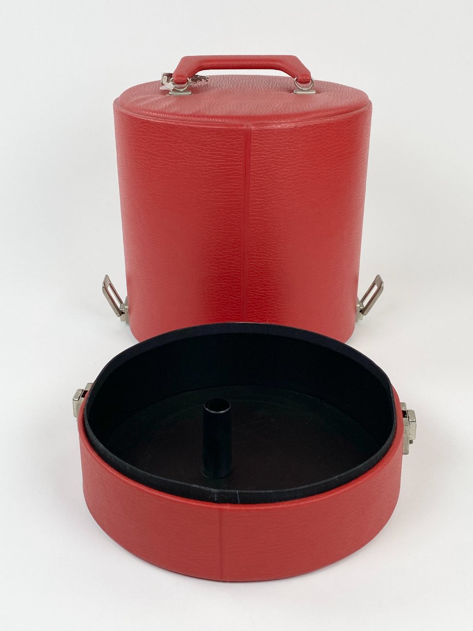 HN1496-lagaminai-6 Raudonos spalvos rakinamas eko odos lagaminas cilindrinei skrybėlei 26x28x32 cm