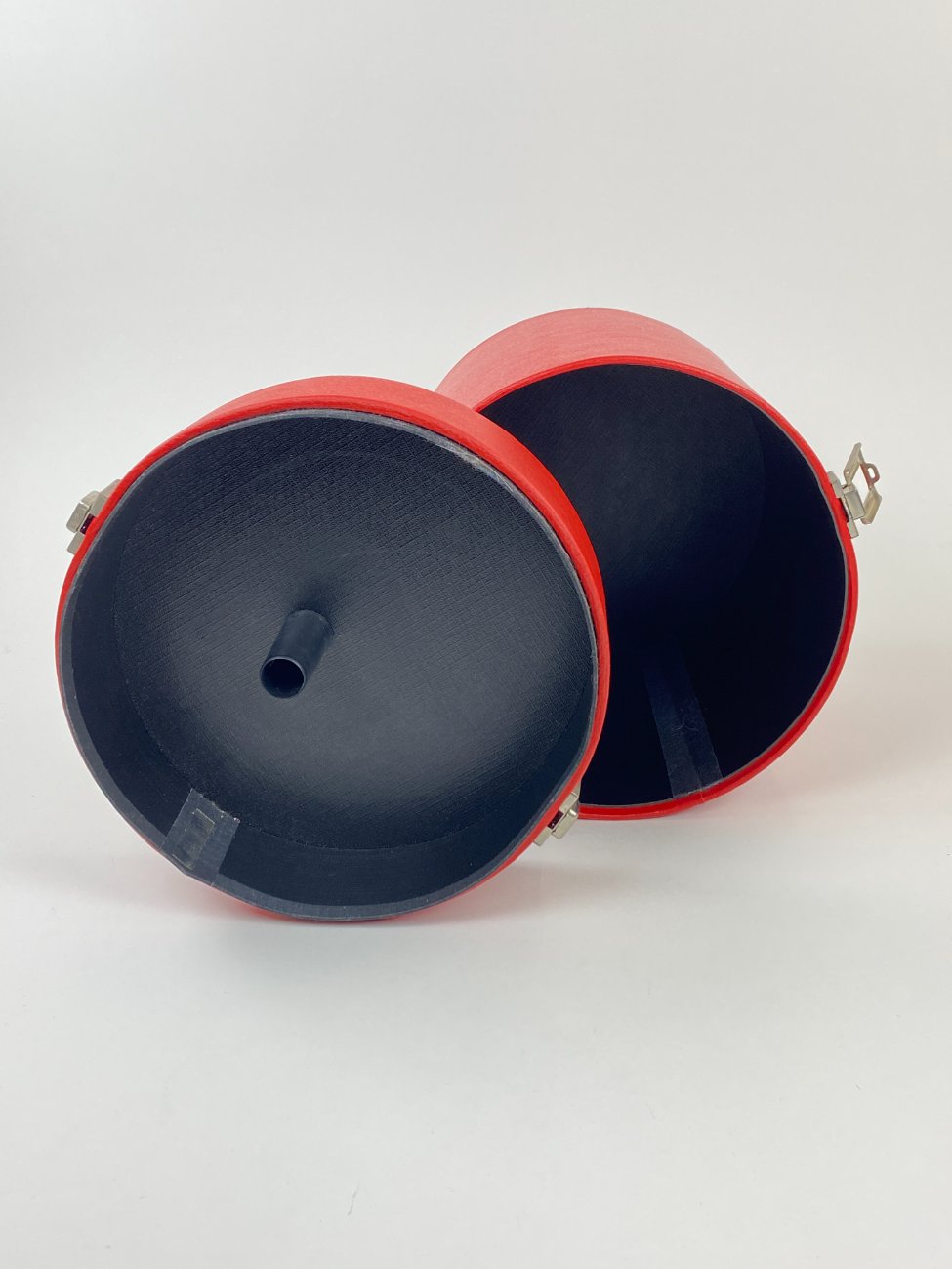 HN1496-lagaminai-7 Raudonos spalvos rakinamas eko odos lagaminas cilindrinei skrybėlei 26x28x32 cm