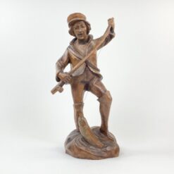 Medinė statula “Žvejys” 15x18x40 cm