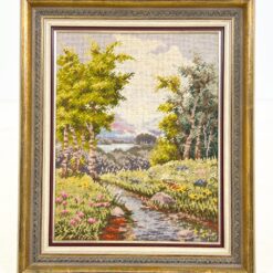 Siuvinėtas gamtos peizažas mediniame rėme 4,5×48,5×58,5 cm