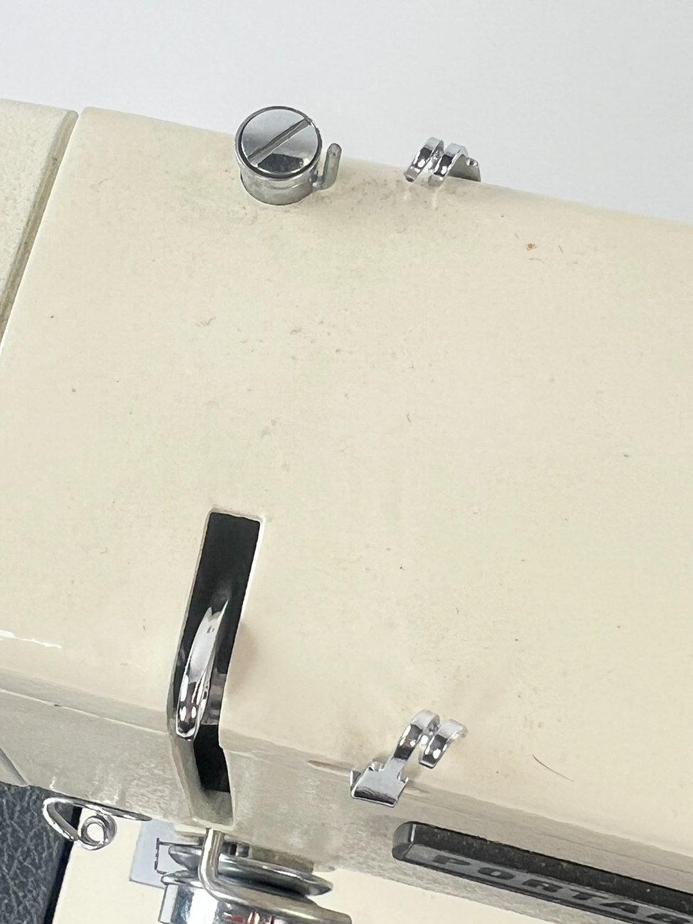 HN1514-siuvimo-masinos-21 Portable Star 2000 nešiojama siuvimo mašina 32,5×42,5×32 cm