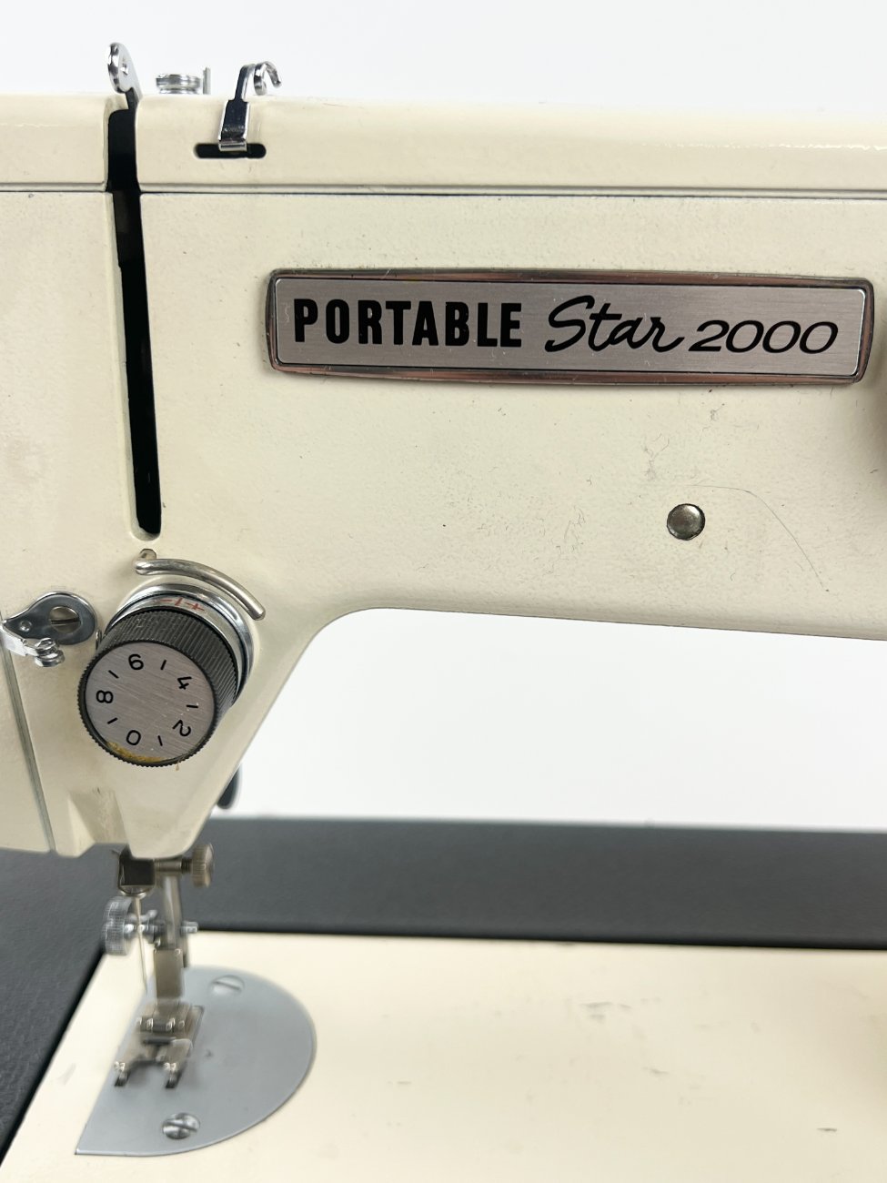 HN1514-siuvimo-masinos-6 Portable Star 2000 nešiojama siuvimo mašina 32,5×42,5×32 cm