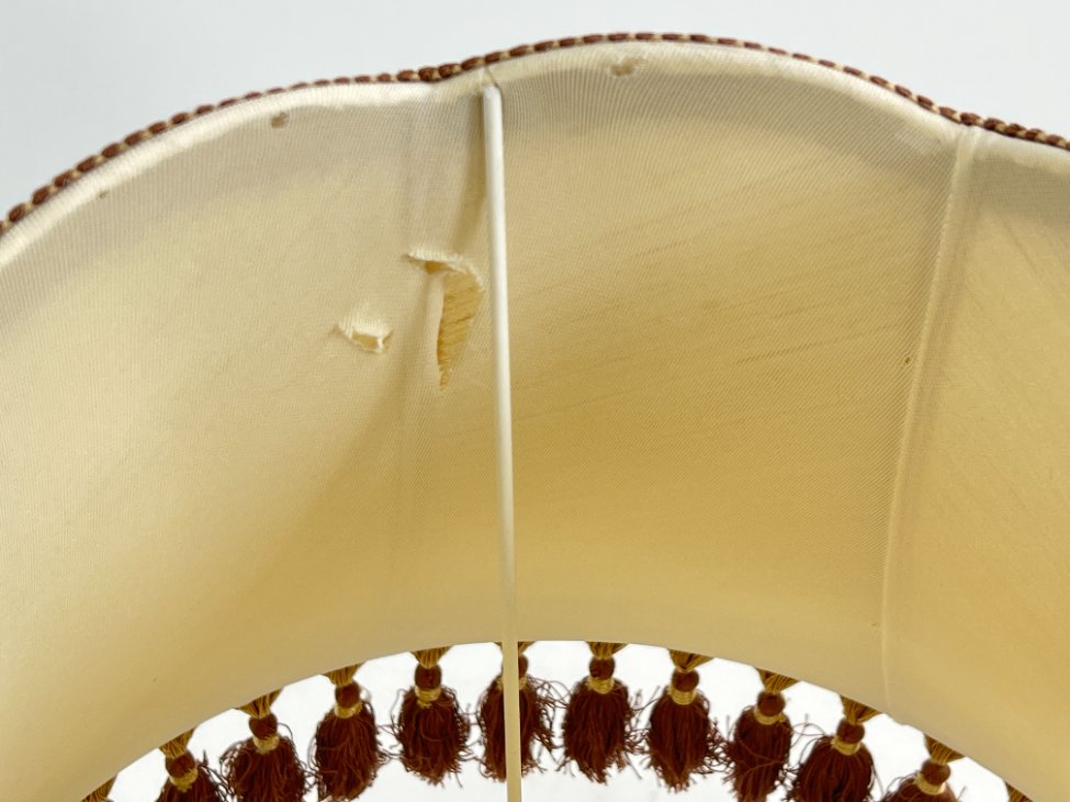 HN1520-staliniai-sviestuvai-8 Žalvarinis stalinis šviestuvas tekstiliniu gaubtu rudais kutais 45x45x79,5 cm