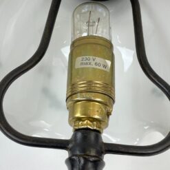 Metalinis stalinis šviestuvėlis baltos spalvos stikliniu gaubtu 18x18x37 cm