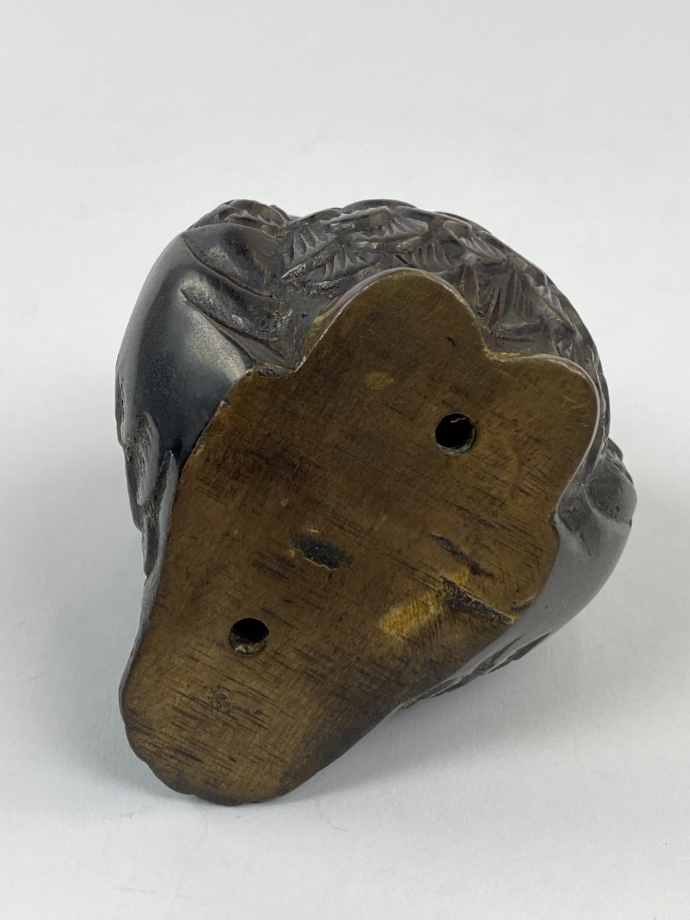 HN1533-kitokios-skulpturos-9 Metalinė apuoko statula 8×7,5×9 cm