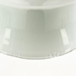 Pakabinamas šviestuvas stikliniu baltos spalvos gaubtu 16x16x235 cm