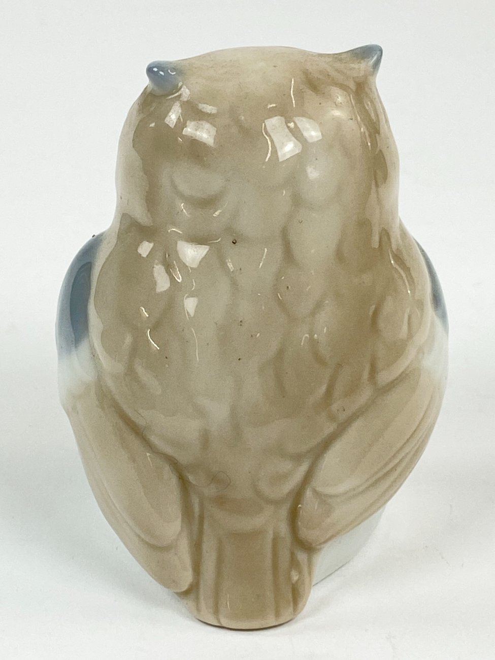 HN1545-porcelianines-skulpturos-5 Porcelianinė apuoko statula 6,5×6,5×7,5 cm