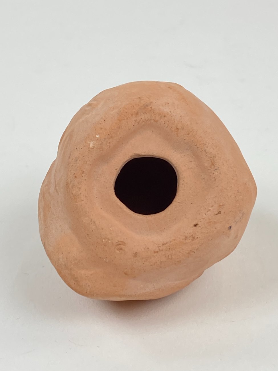 HN1551-keramikines-skulpturos-7 Molinė apuoko statulėlė 5,5×5,5×6 cm