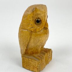 Medinė apuoko statulėlė 4,5x5x10 cm